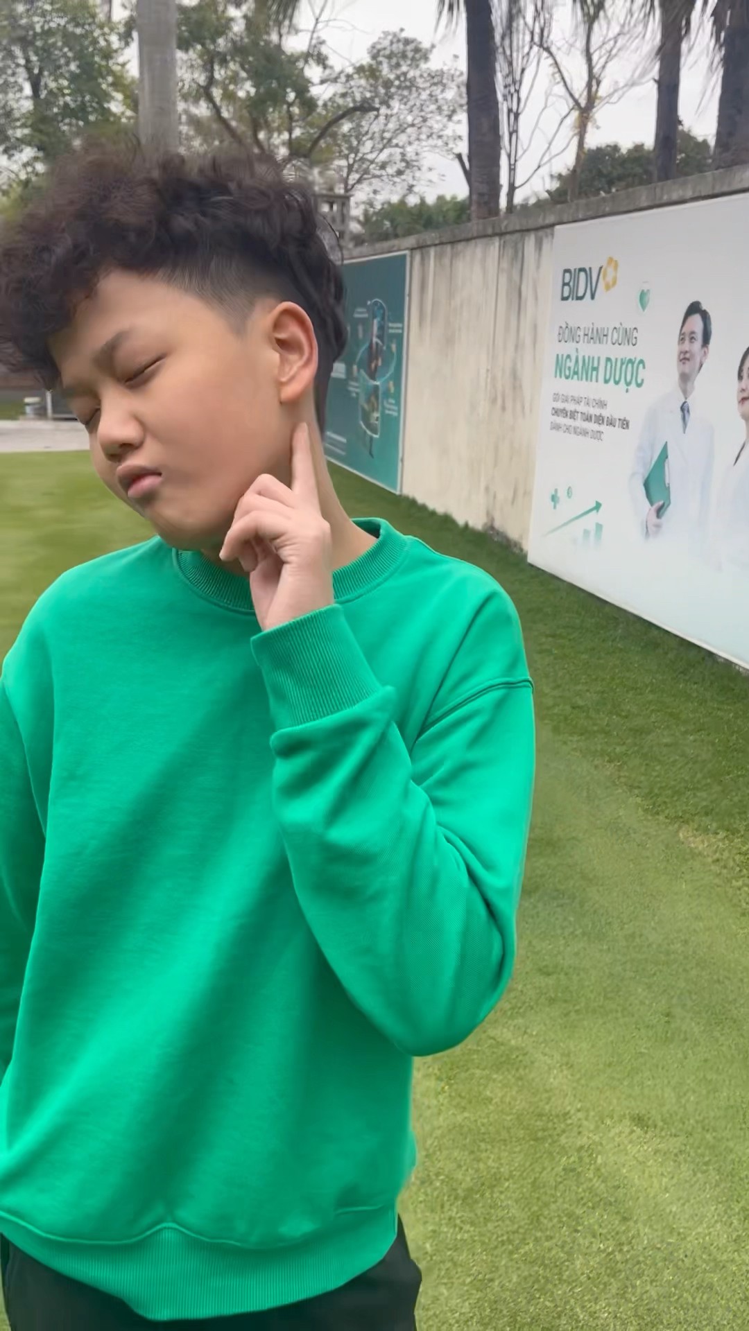 (Golf familyVN)cậu bé có đôi mắt híp có cú đánh putter ? #funny #golf #shorts