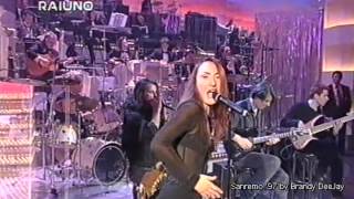 Video thumbnail of "MARINA REI - Dentro Me (Sanremo 1997 - Prima Esibizione - AUDIO HQ)"