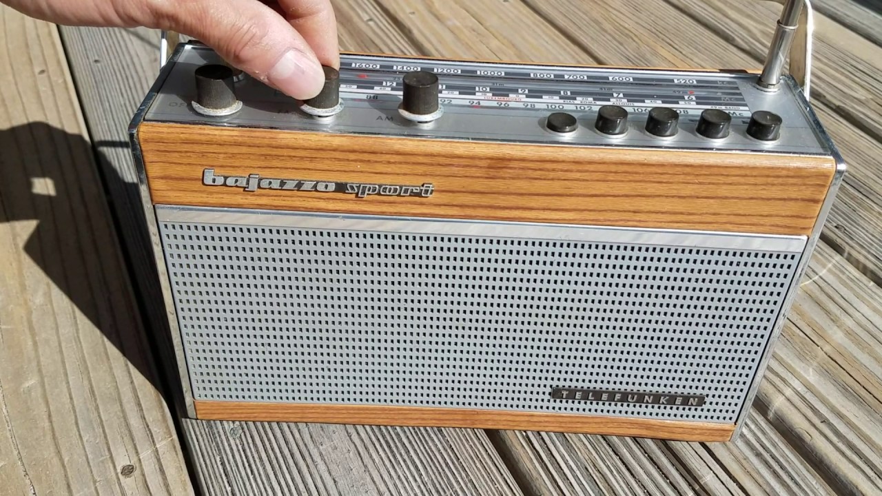 Retro Vtg Working Telefunken Bajazzo Sport 101C Transistor Radio Wood Grain