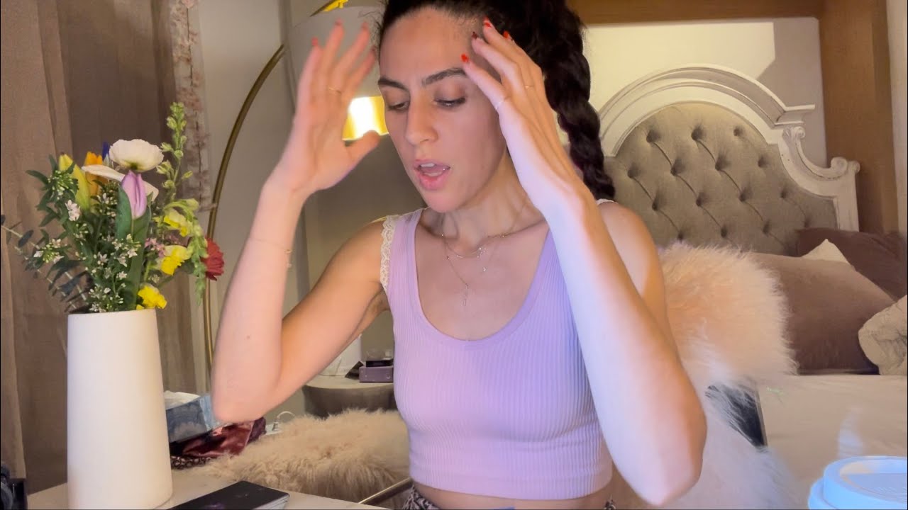 Capricorn🥲WOW .. You are making this decision with your heart this time April Reading love / career