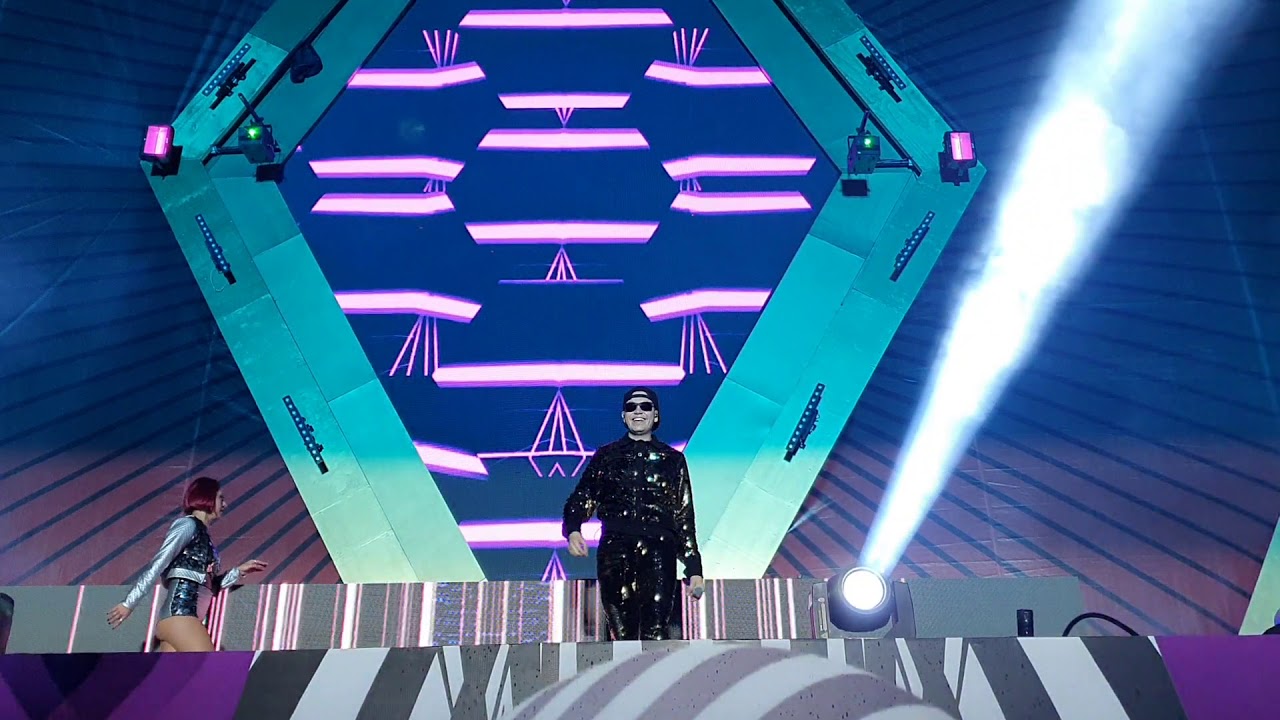 Raymix Feeling The City, Sola en vivo EDC México 2020 YouTube Raymix Feeling The City, Sola en vivo EDC México 2020 YouTube