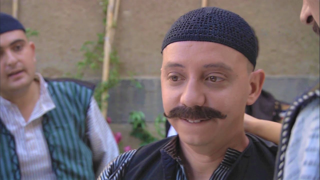 نازل مراجل وإنو واجه سبع ضباع 💪 ولما علق مشكلة من أول كف بيدخل بغيبوبة 💔😂