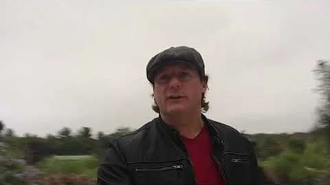Boston comedian Dave Russo tours Fulchino Vineyard...