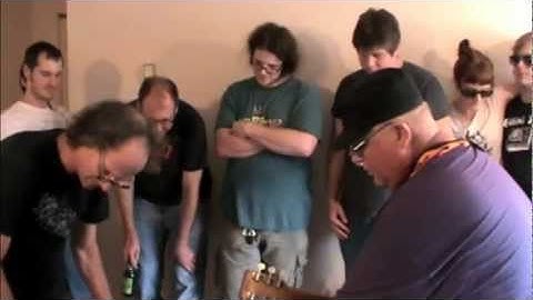 Hal McGee and Danny McGuire at Apartment Music #12 - noise improvisation circuit bent samples guitar