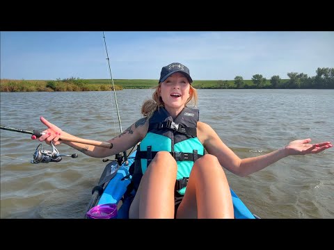 Kayak Fishing HIDDEN Pond For ANYTHING That Bites! (Crank Bait)