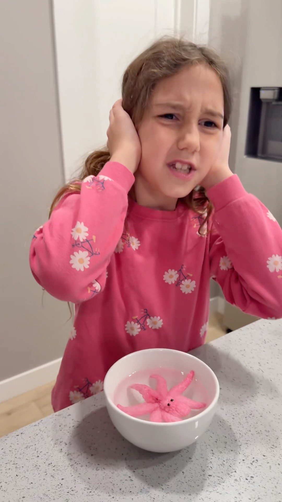 Sierra teaches Rhia how to play good music by following musical notes ?