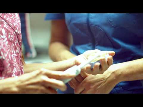 Video: Kumit - Verenvuotavien Ikenien Hoito Kansanlääkkeillä