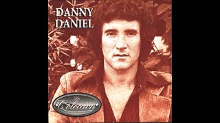 Video thumbnail of "Por el amor de una mujer - Danny daniel (Letra)"