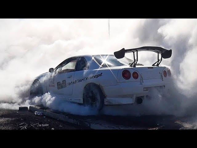Modified Nissan Skyline R34 Drag Races Burnout Sounds Youtube
