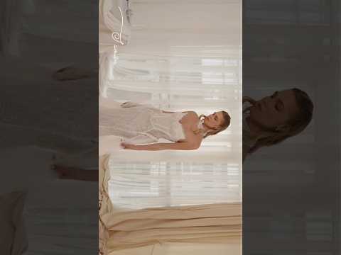 SAMIRAA touch of glamour and couture elegance.