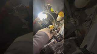 видео: Замена радиатора охлаждения на Субару Форестер картинка: Замена радиатора охлаждения на Субару Форестер