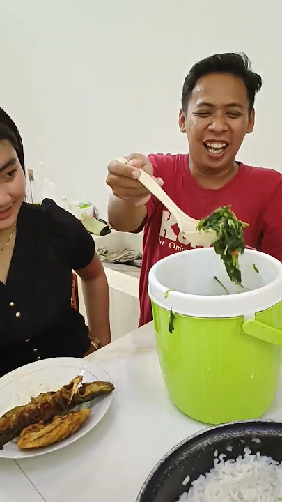 Makan Bareng Artis Cantiknya Pati