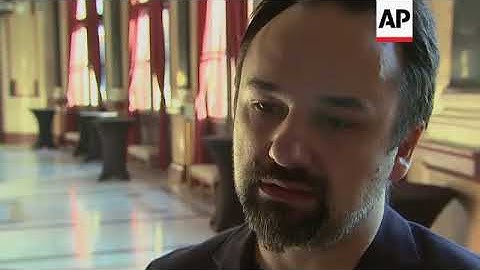 Prague symphony orchestra play with live video mapping for first time