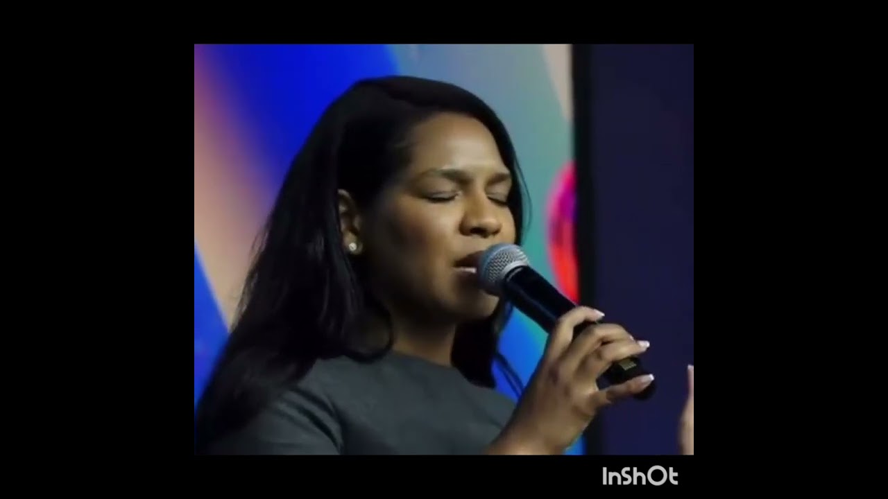 ESTHER TUNASI PARLE EN LANGUE ÇA DONNE ÇA ET SON EPOUX INTERPRÈTE 