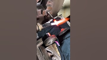 Hoe je een gebogen kelpstam recht maakt #tips #trucs #monteur #tutorials #kortevideo