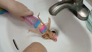 2015 Dreamtopia Rainbow Lights Mermaid Barbie Doll Clean Up ASMR #barbie #barbiewashing