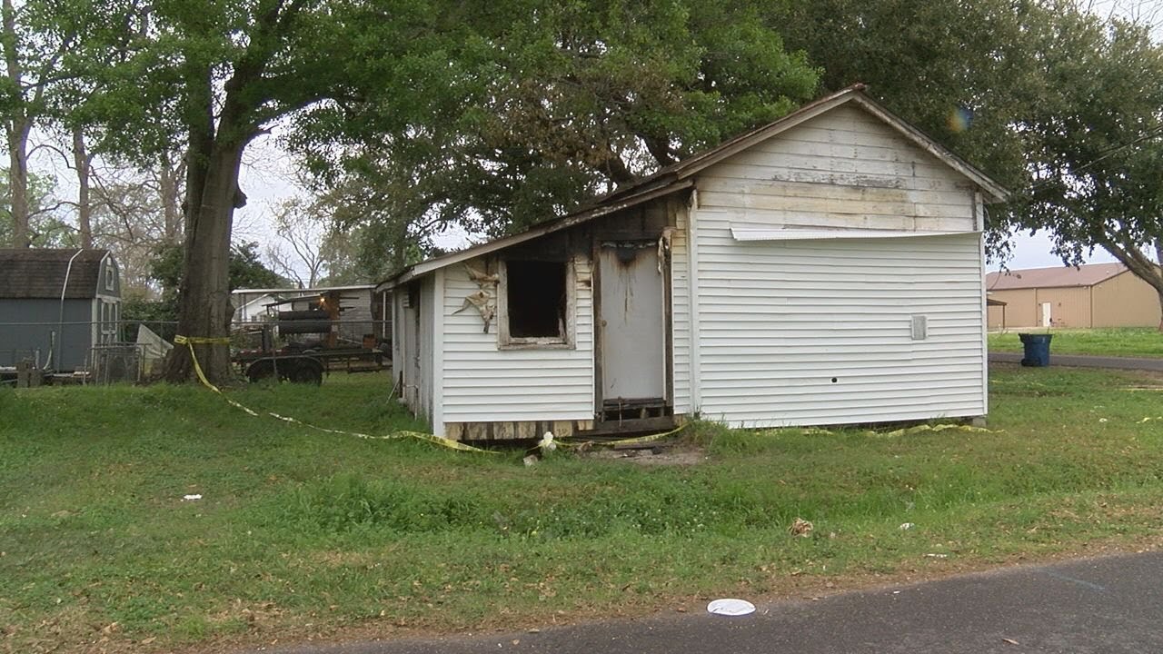 Mother accused of setting house on fire with three children inside ...
