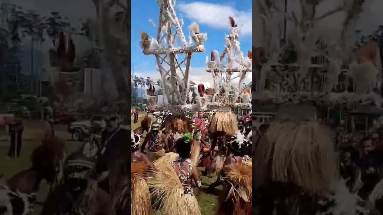 PNG- Morobe Province Dancers in Grass Skirts
