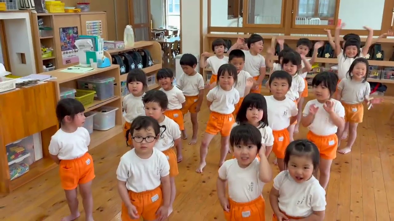 267【うた】ことりのうた＆ラインダンス（職員バージョン） - YouTube