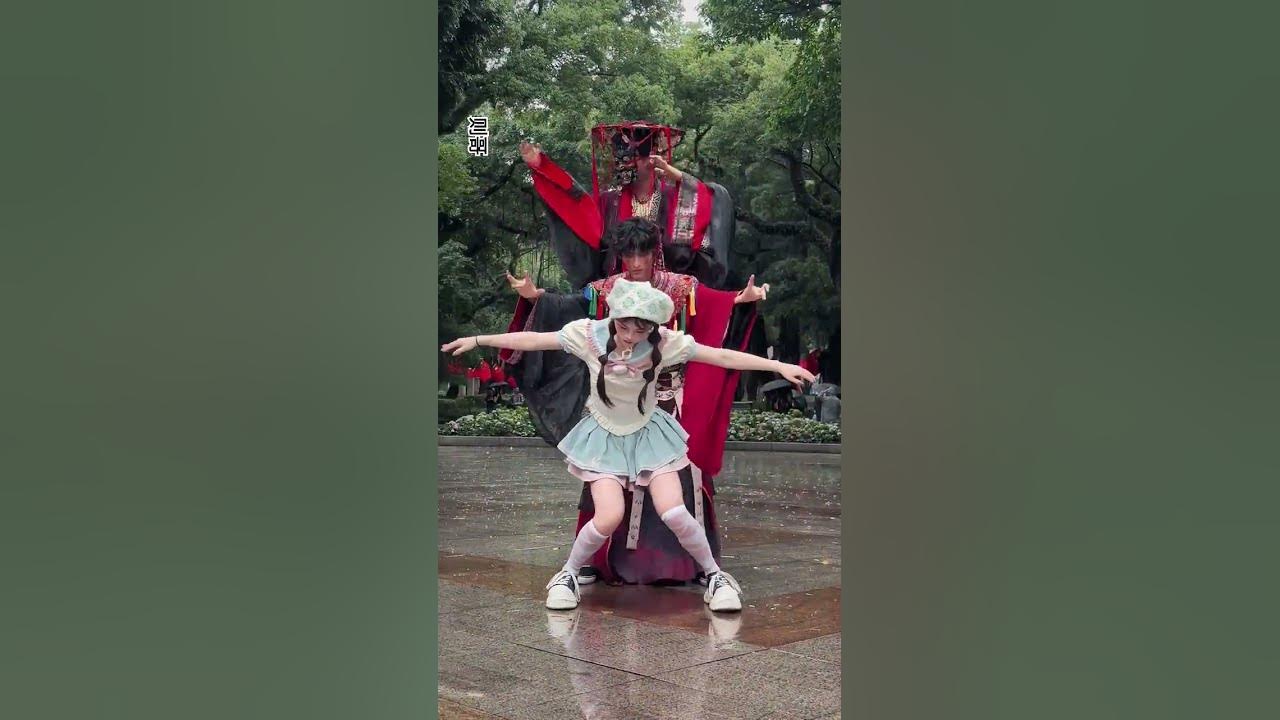 Puppet dance with 2 movers 🎭 #puppetdance #puppetshow #nuodamce #hyuxiecos