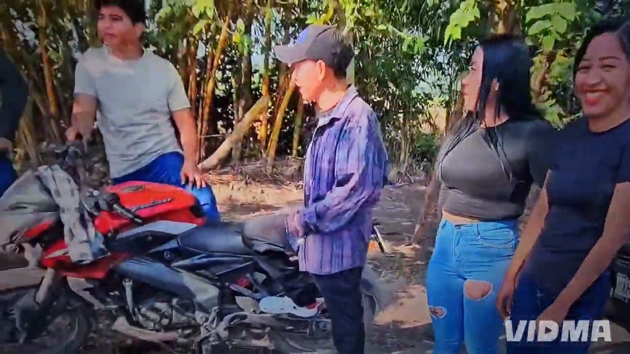 Chentia chupeme la cuc@ mejor roma fuerte Discusión/Roma enojado cara a cara con 