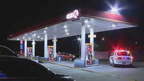 Man shot at south Phoenix Circle K