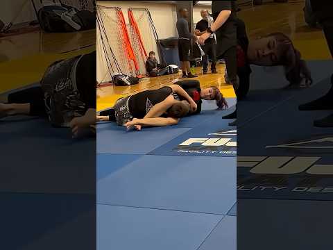 She Taps Him Out! 😱 Aracely #jiujitsu  #mma #bjj Girl Vs Boy