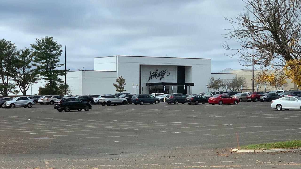 Ann Taylor at Quaker Bridge Mall® - A Shopping Center in Lawrenceville, NJ  - A Simon Property