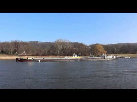 Schubverband auf der Elbe