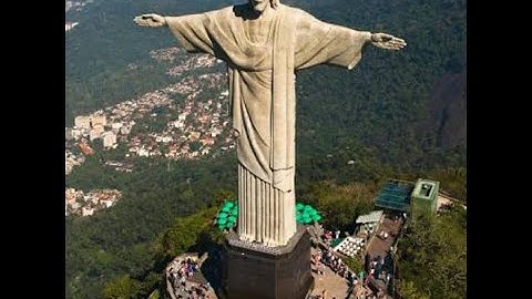 Flying whale shark in deeeep.io