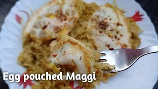 Delicious Egg Maggi pouch |2mint Maggi pouch recipe |#shorts|  #mousumiscookbook