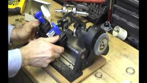 Cutting keys with the HPC Mini Speedex® and Speedex® Code Adapter