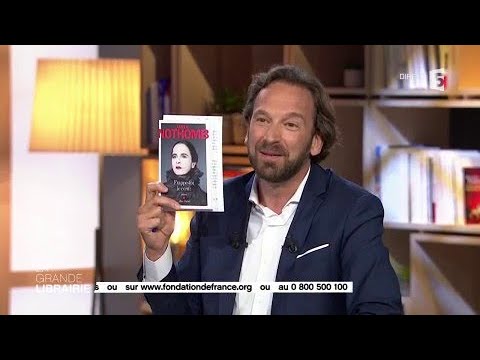 Amélie Nothomb nous présente son dernier ouvrage « frappe toi le coeur »