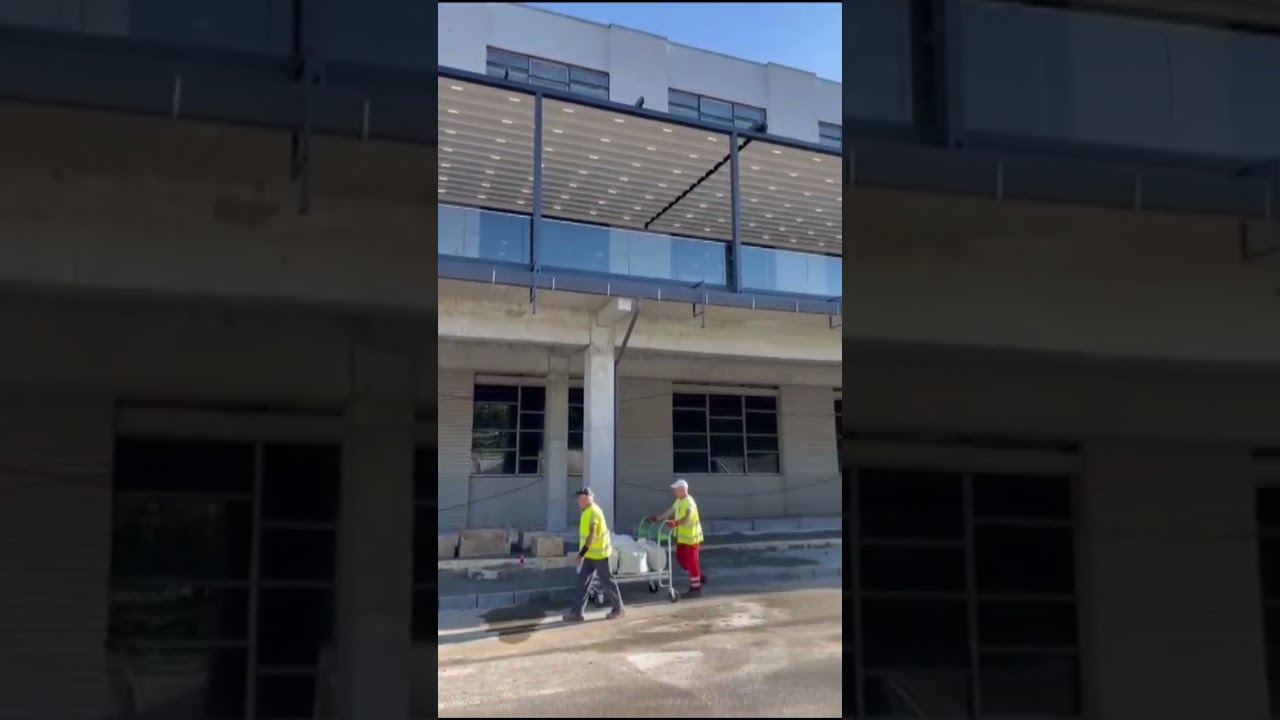 DECOR GLASS - Montaj Balustrade din Sticlă Securizată la AUCHAN Electroputere Mall Craiova