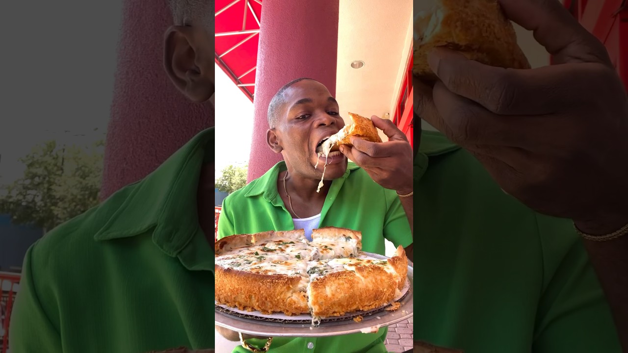 THE CHEESIEST PIZZA EVER | DEEP DISH PIZZA MUKBANG 