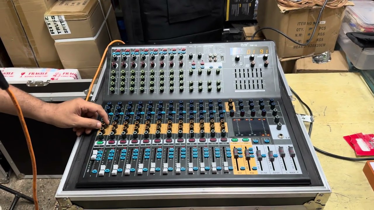 HAMID QM 16 live audio mixer