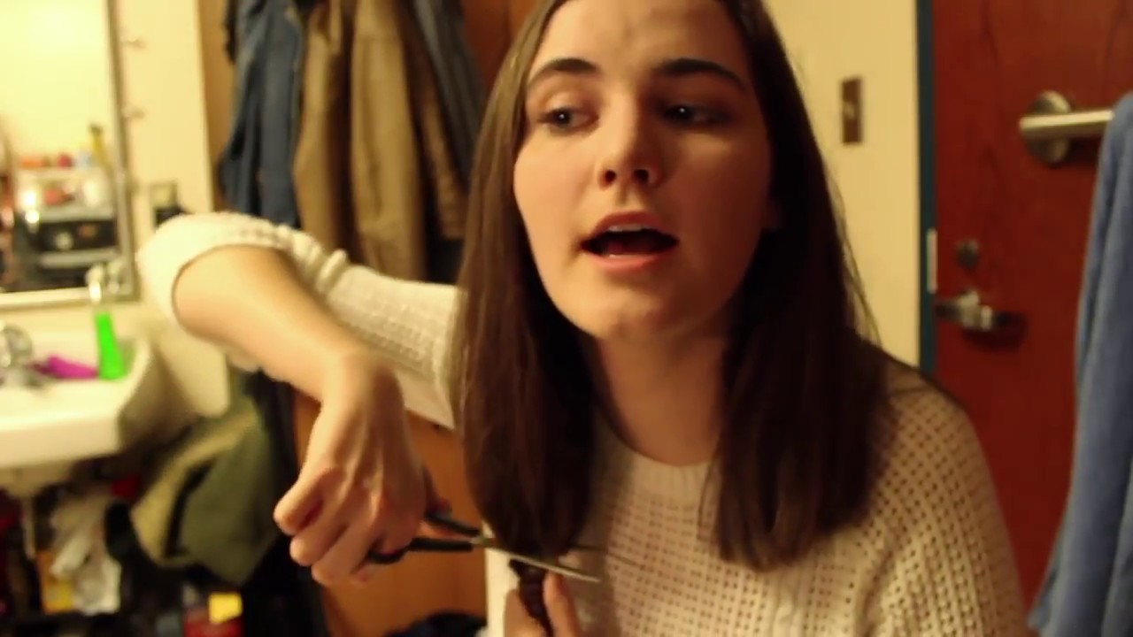 CUTTING HER OWN HAIR SHORT!! BY HERSELF! YouTube