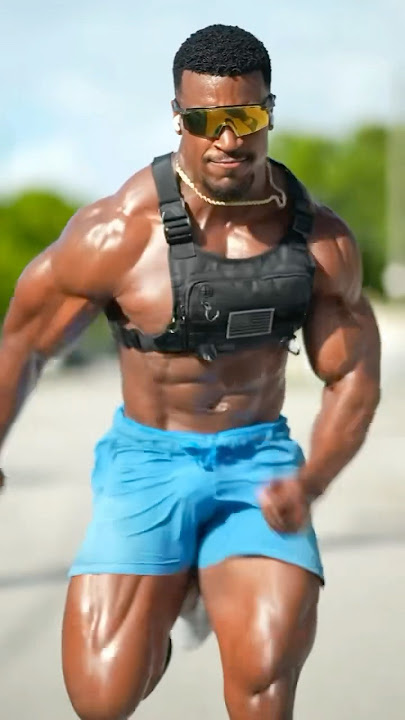 @ AshtonHall || #sprint #running #fitness #workout #menshealth #men #bulge #dayum #lgbt