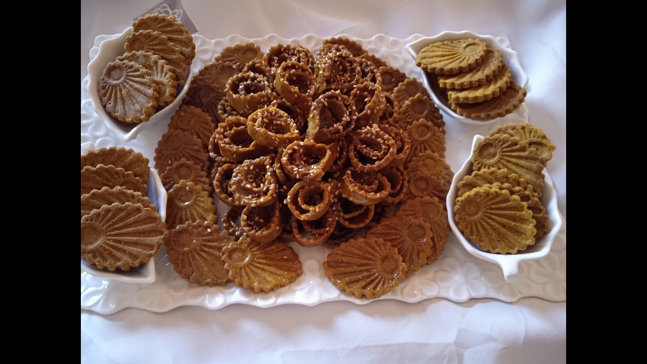 شاركت معاكم نوعين من شباكية بدقيق الارز بكل اسرارها والصعوبات لواجهاتني والاهم النتيجة شباكية روووعة