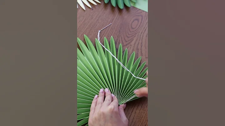 How to make paper palm leaves that look like real!