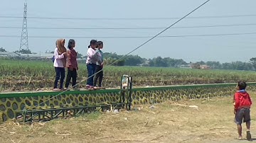 Goyang damainya desa jabaran Balongbendo