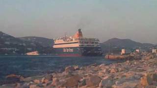 Βlue Star Νaxοs εν ώρα μανούβρας.3gp