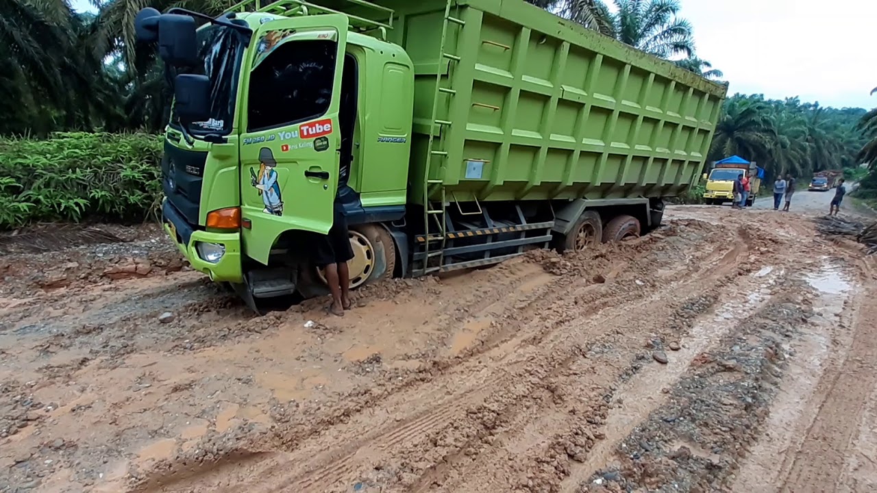 Mobil aris keling terpuruk guys