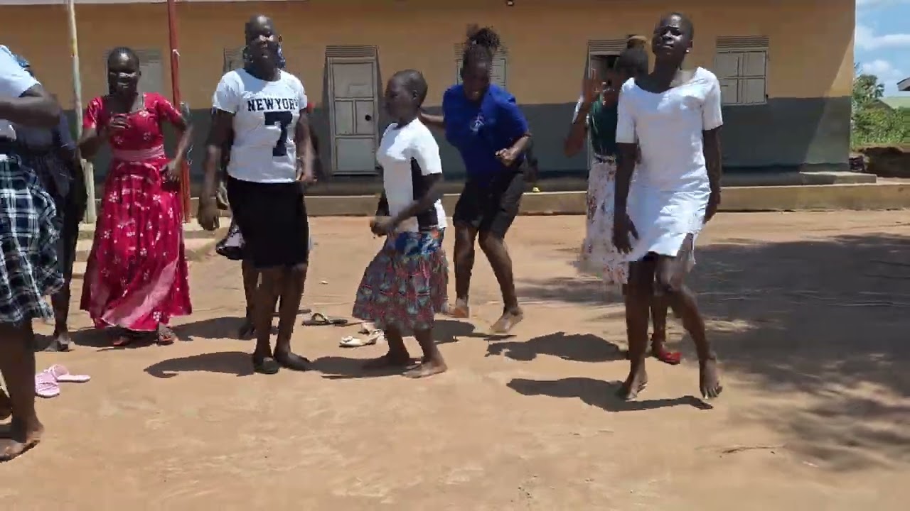 Wek apaki kede praise_pastor Okidi