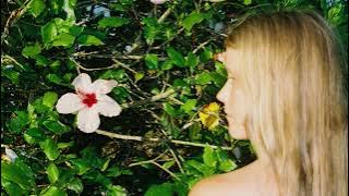 Alice Phoebe Lou - Skyline (Official Audio)