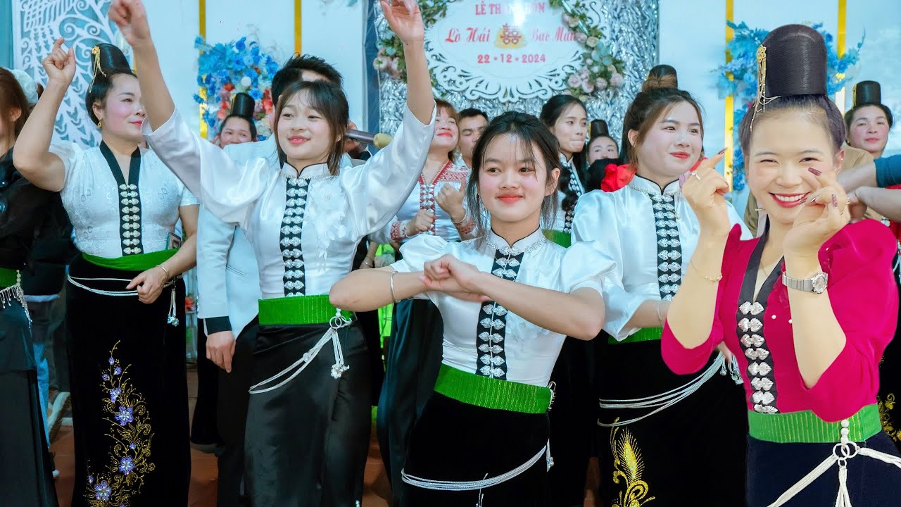 DANCE NHẢY ĐÁM CƯỚI NGƯỜI THÁI - QUÁ CĂNG CÙNG GÁI THÁI XINH ĐẸP BẢN HUA NÀ - LÒ HẢI & BẠC MẲN