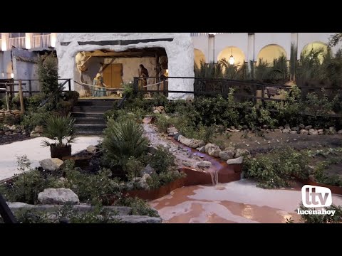 VÍDEO: La luz de la Navidad llega por sorpresa a Lucena. Así lucen el alumbrado y el poblado de Belén de la Plaza Nueva