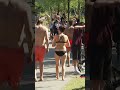 Brechdurchfall, weil sie hier baden waren