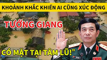 Hình ảnh tướng Giang đến vùng lũ động viên và thăm hỏi bà con.@VTY tin tức