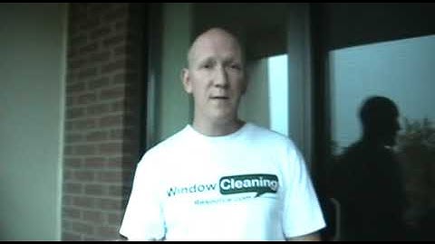 Tool Talk with Mark the Window Cleaner  Episode 32 Unger ErgoTec Bottle Holder